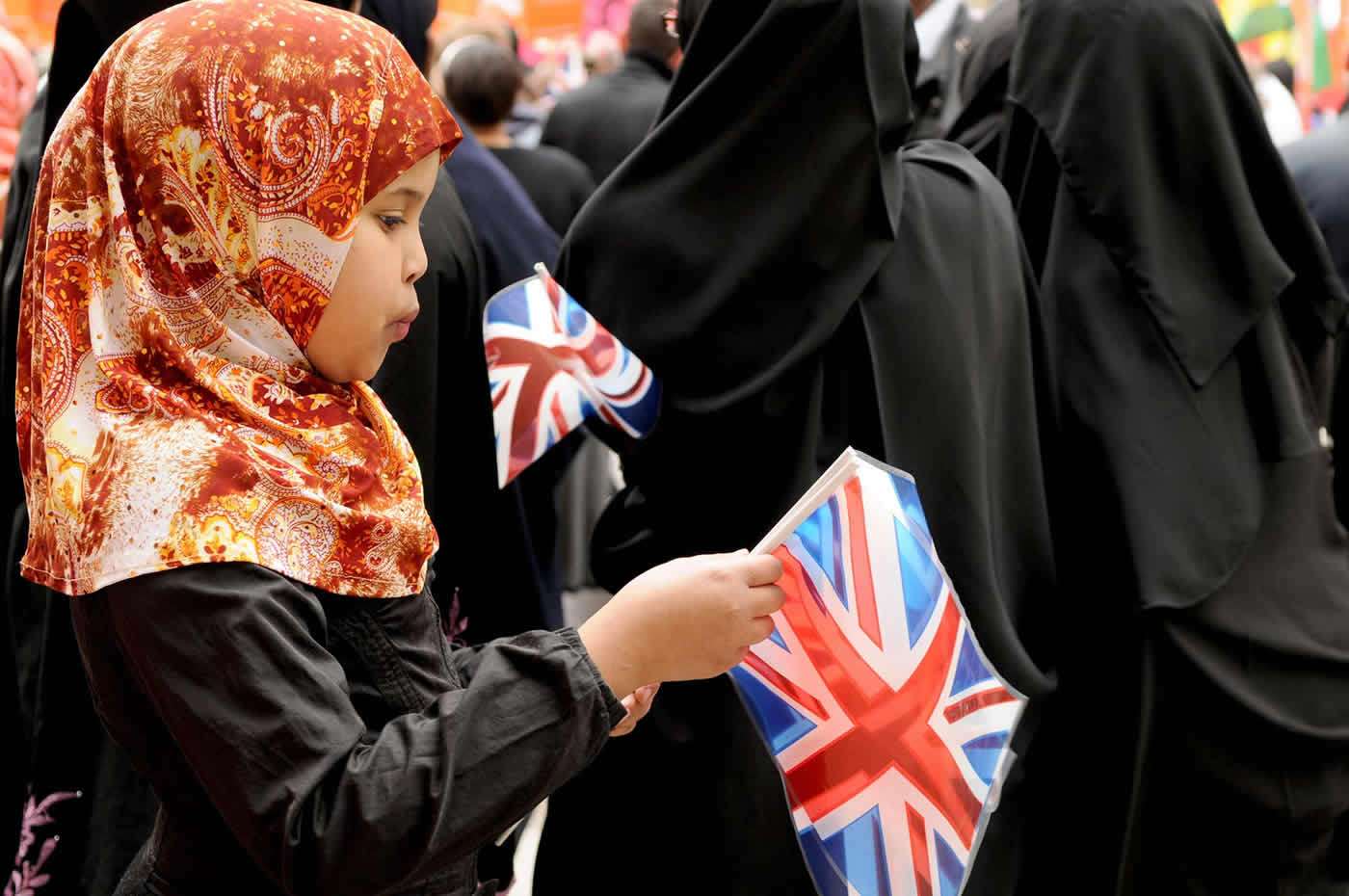 6 Gründe, die England nutzt, um Kinder als radikal einzustufen